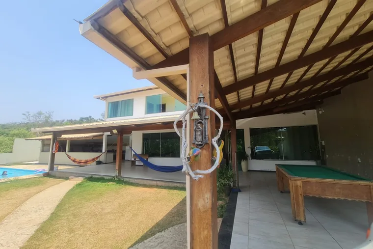 Clínica de reabilitação em Sete Lagoas - MG Área externa com piscina e varandas, em unidade de acolhimento da rede em Minas Gerais
